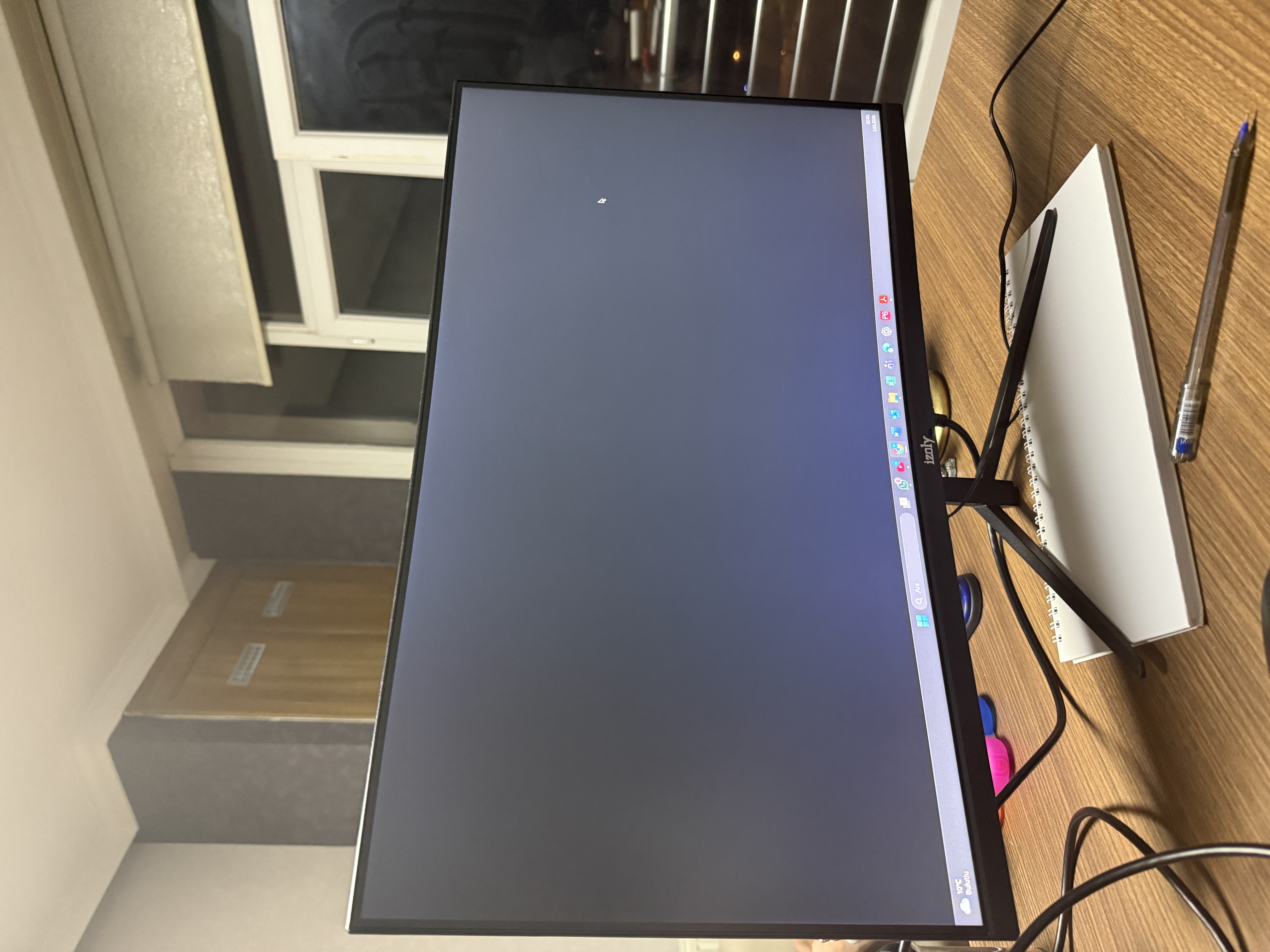 Monitör izoly